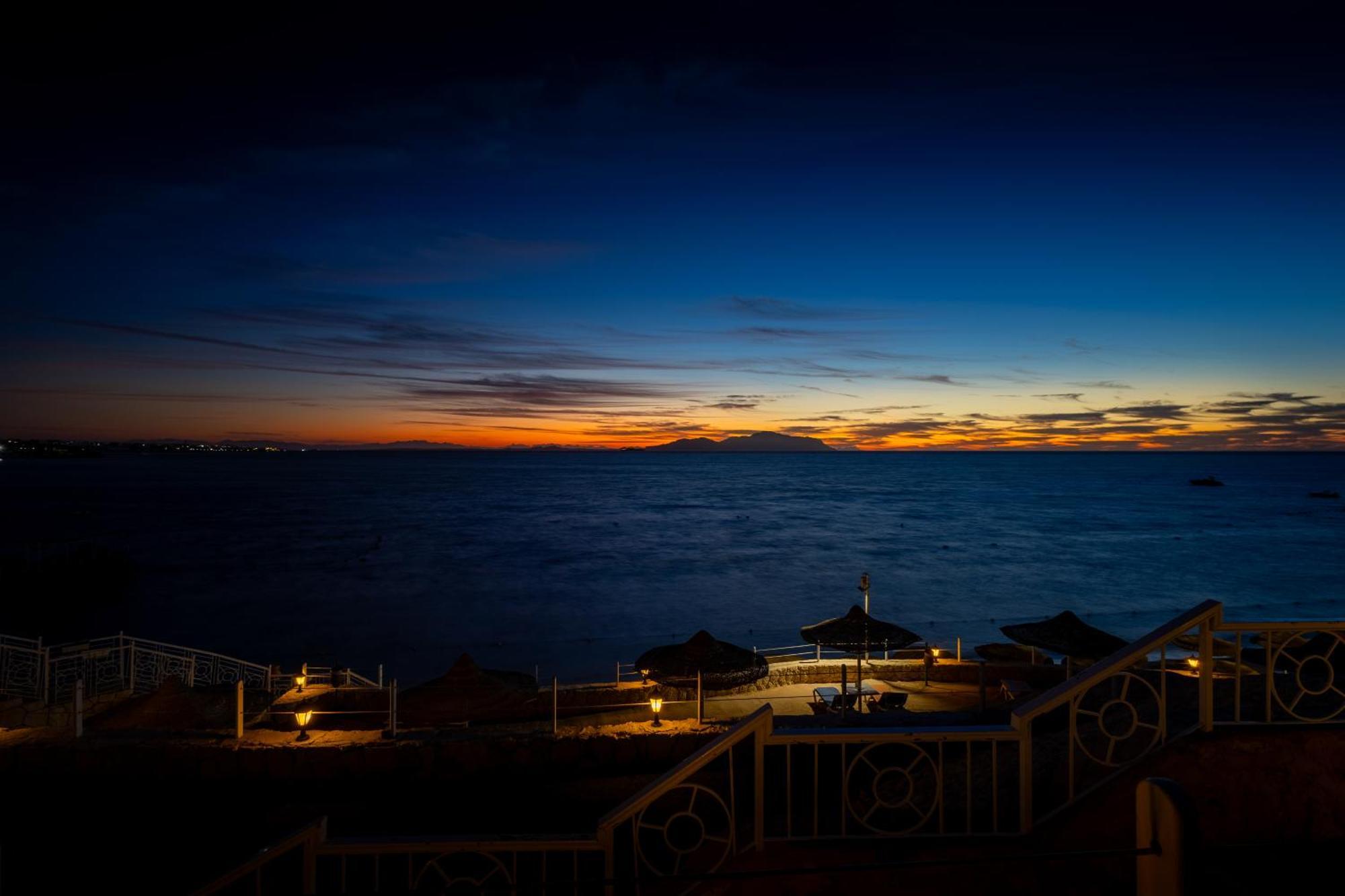 Sultan Gardens Resort Sharm El Sheikh Ngoại thất bức ảnh Sunset at the beach