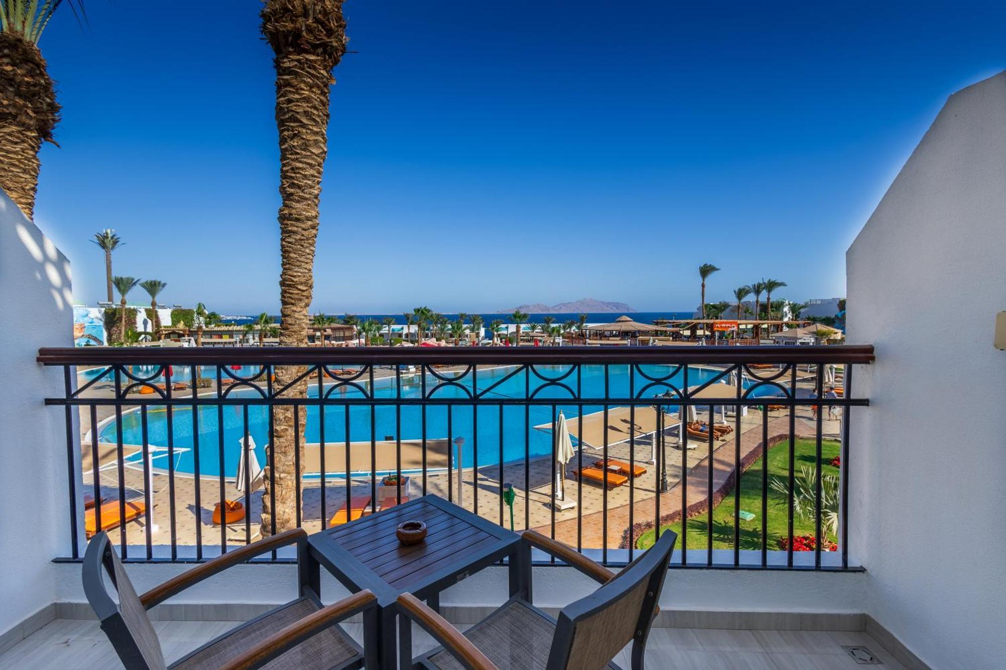 Sultan Gardens Resort Sharm El Sheikh Ngoại thất bức ảnh Balcony of a hotel room